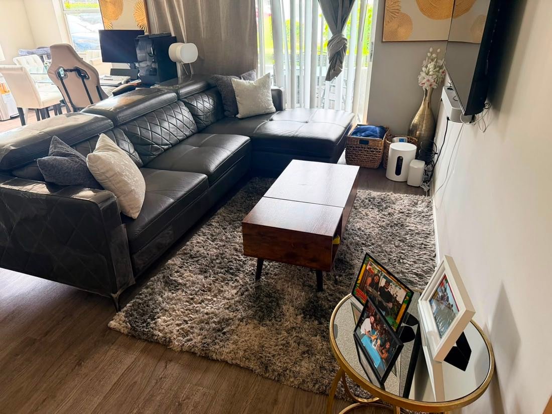 Tidy residential living room